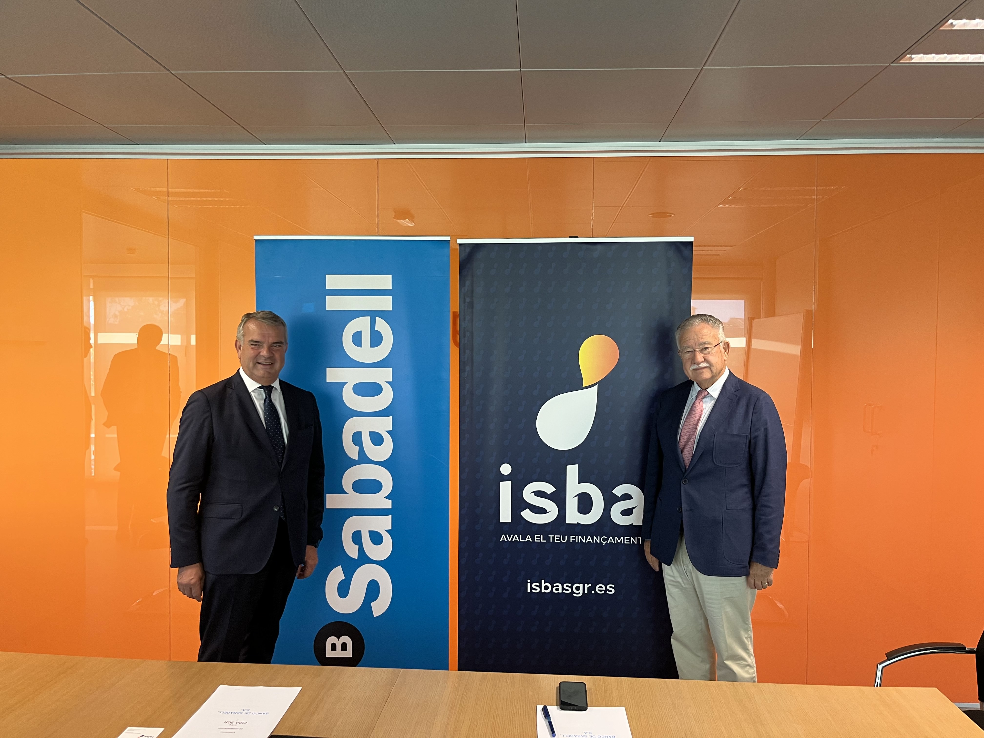 Banco Sabadell e ISBA SGR, han renovado y ampliado el convenio de colaboración entre ambas entidades.